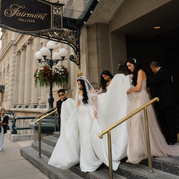 Custom handmade wedding dress/gown Designed with 5 meter veil &3 meter o… - Picture 13 of 17